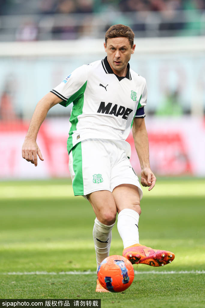 恩昆库5分钟梅开二度！意甲官方幽默致敬：气球庆祝图引发热议