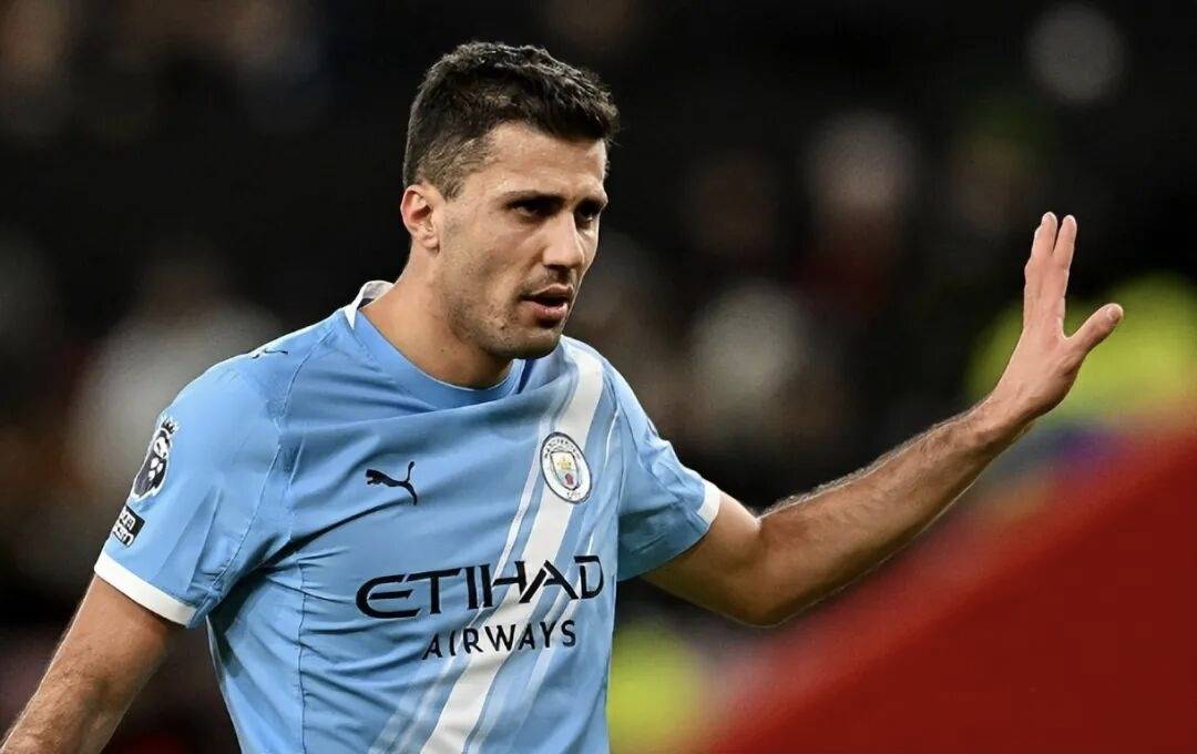 西甲巨头再露獠牙！曼城王牌恐成猎物，皇马“狩猎”战术揭秘